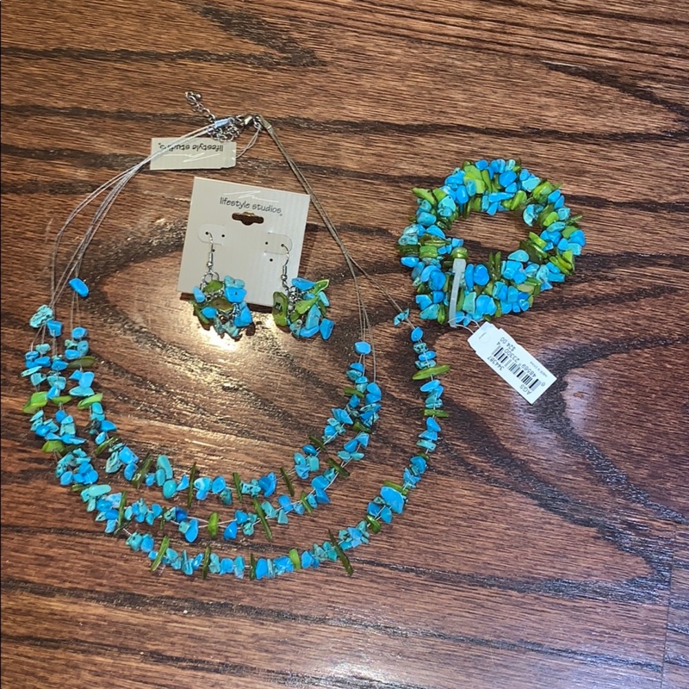 Turquoise stone necklace and earring set